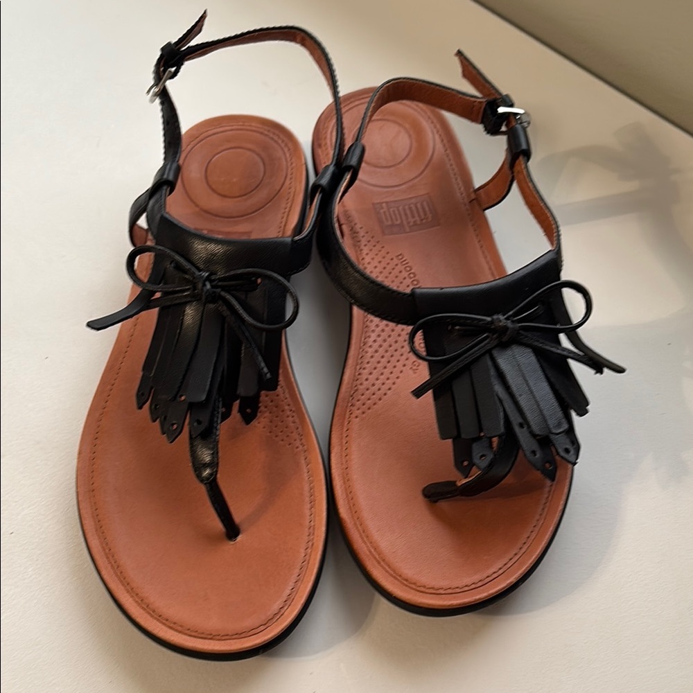 Fitflop Black and Brown Sandals with Cute Tassel Detail size 6